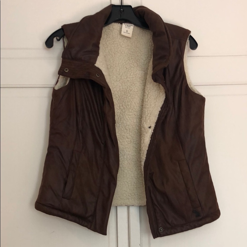 Abercrombie & Fitch Small Vest Brown
